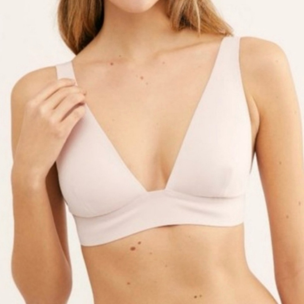 Free‎ People Erin Neo Plunge Scuba Bralette
Mooncake Pink